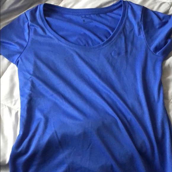 Nike Drifit T-shirt worn a couple times - Picture 1 of 2